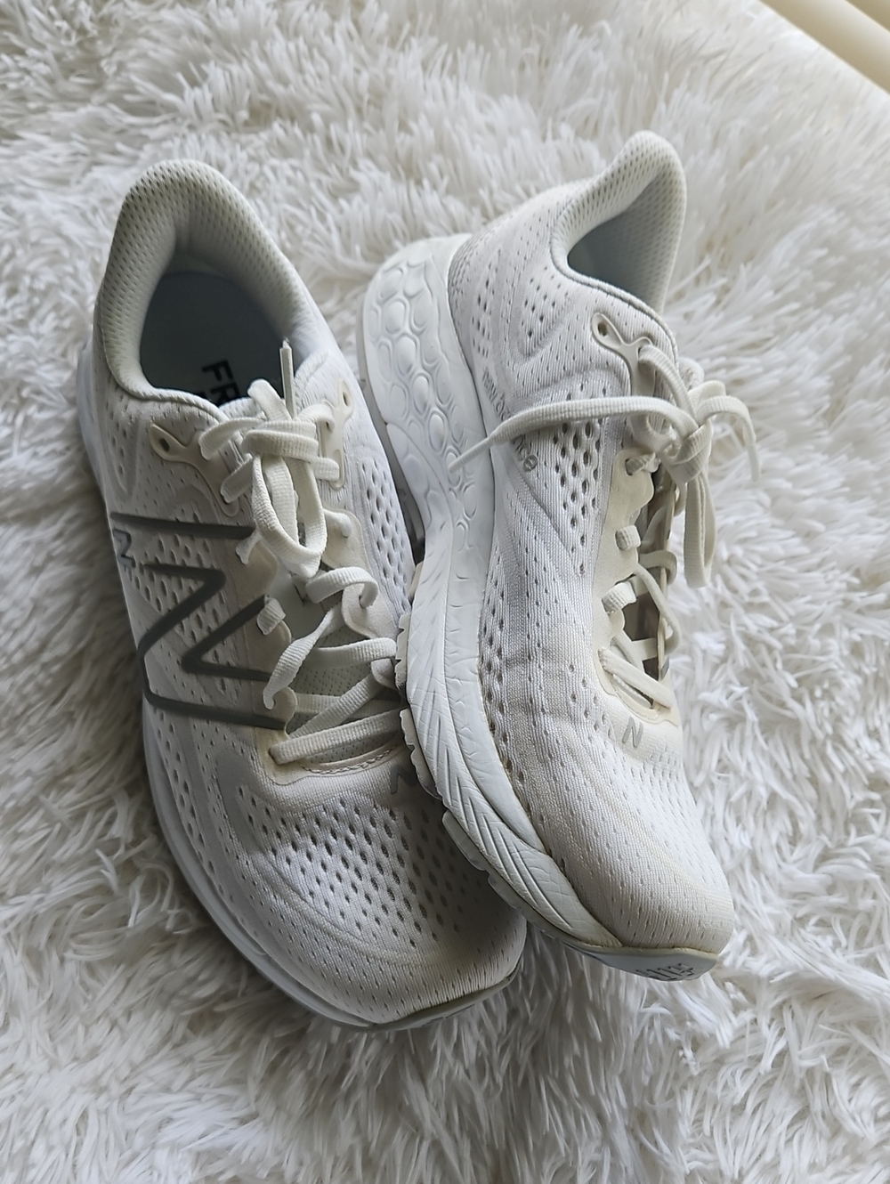 New Balance Women's White Athletic Running Shoes Size 10